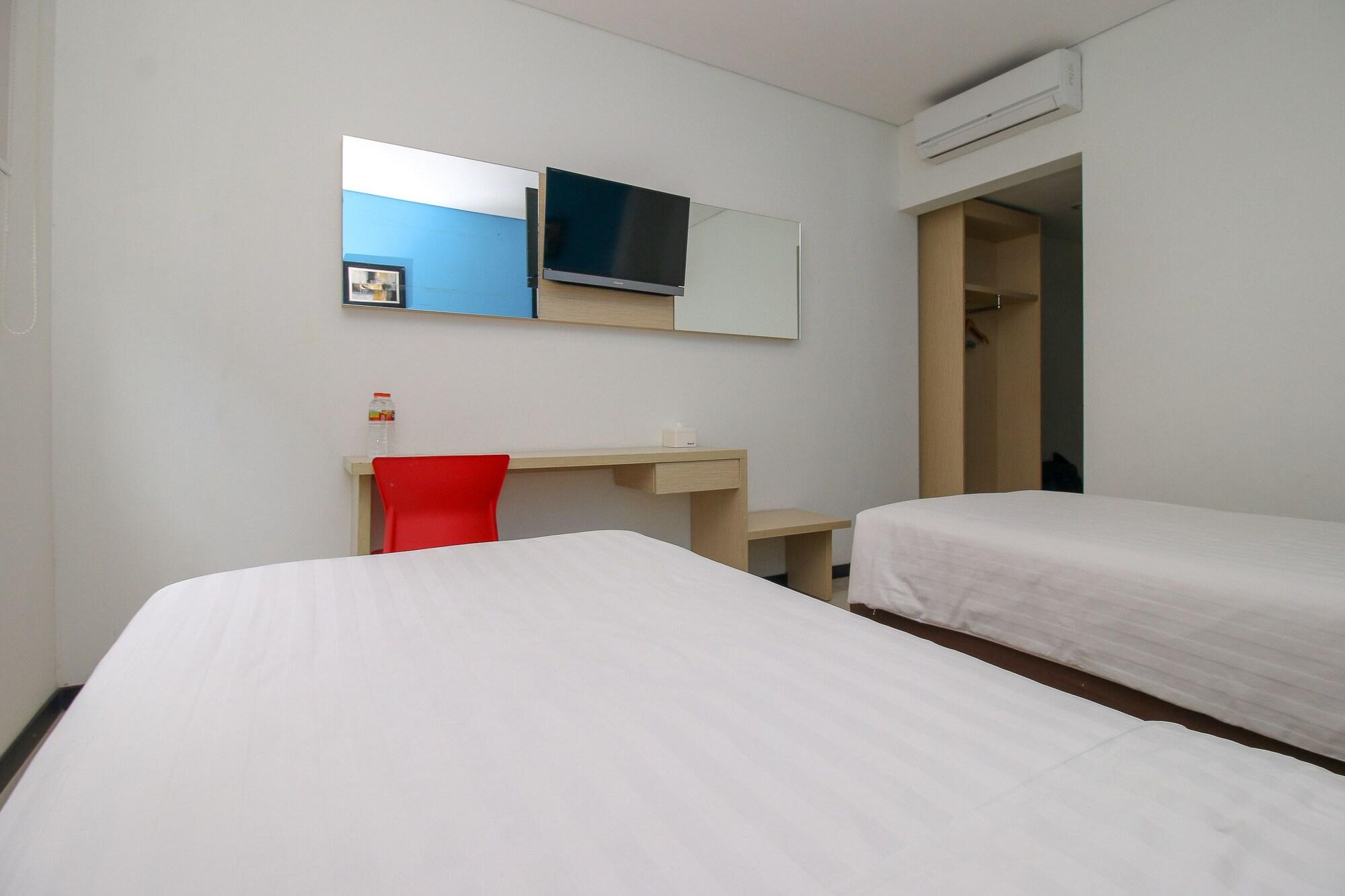 Pratama Hotel & Convention Mataram Exteriör bild
