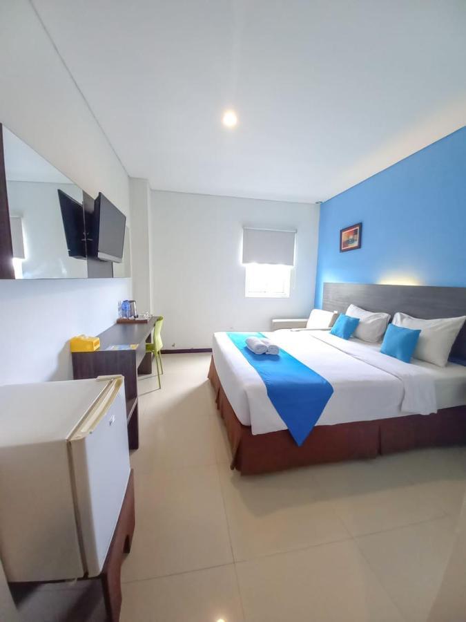 Pratama Hotel & Convention Mataram Exteriör bild