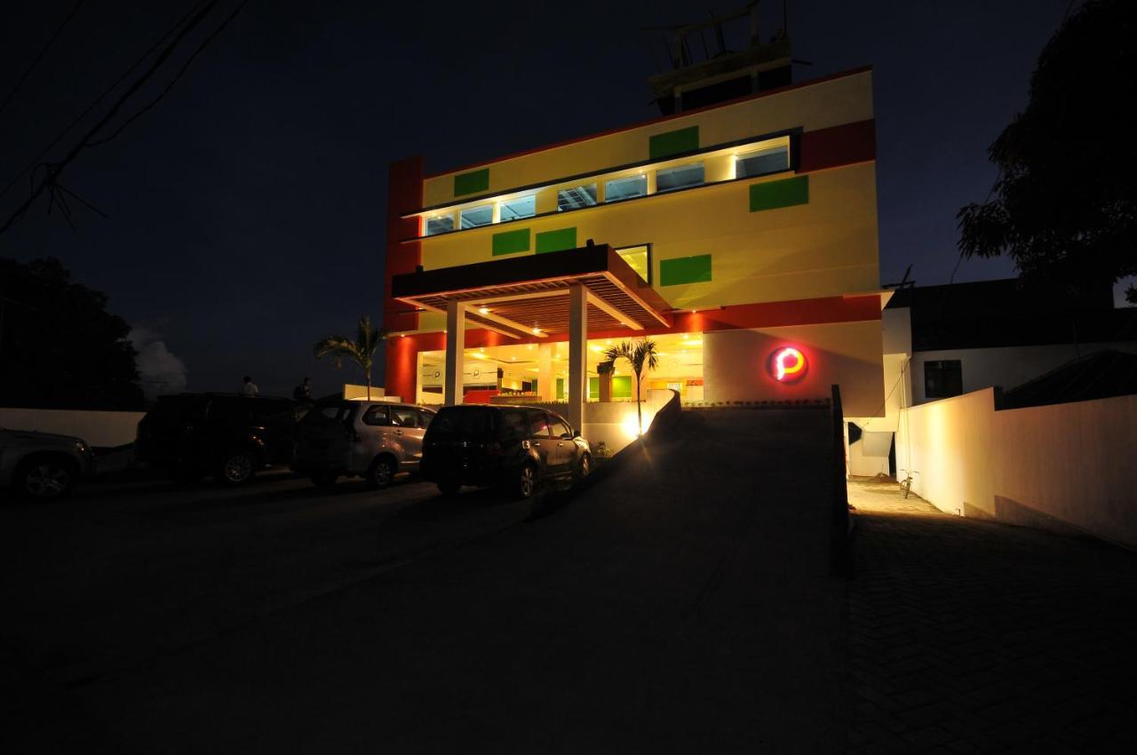 Pratama Hotel & Convention Mataram Exteriör bild
