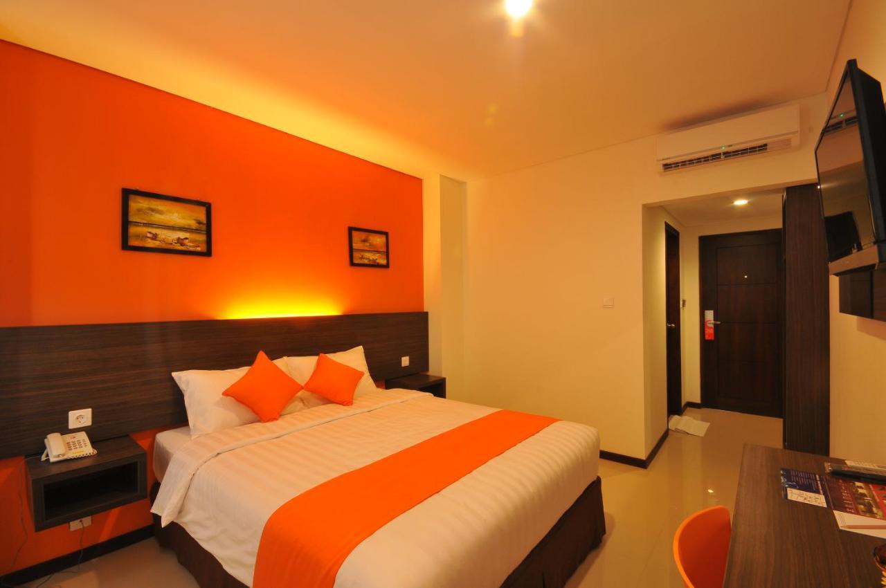 Pratama Hotel & Convention Mataram Exteriör bild