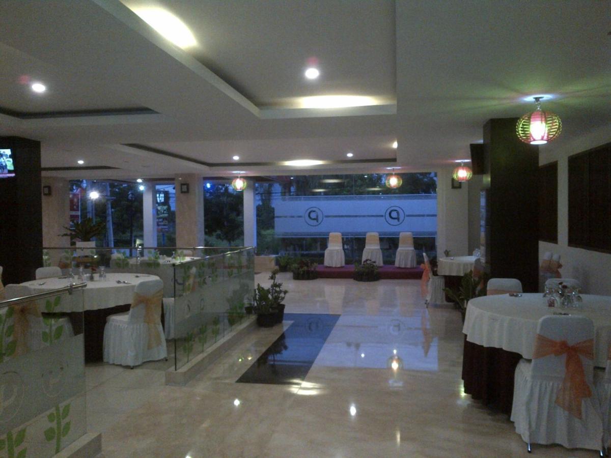 Pratama Hotel & Convention Mataram Exteriör bild
