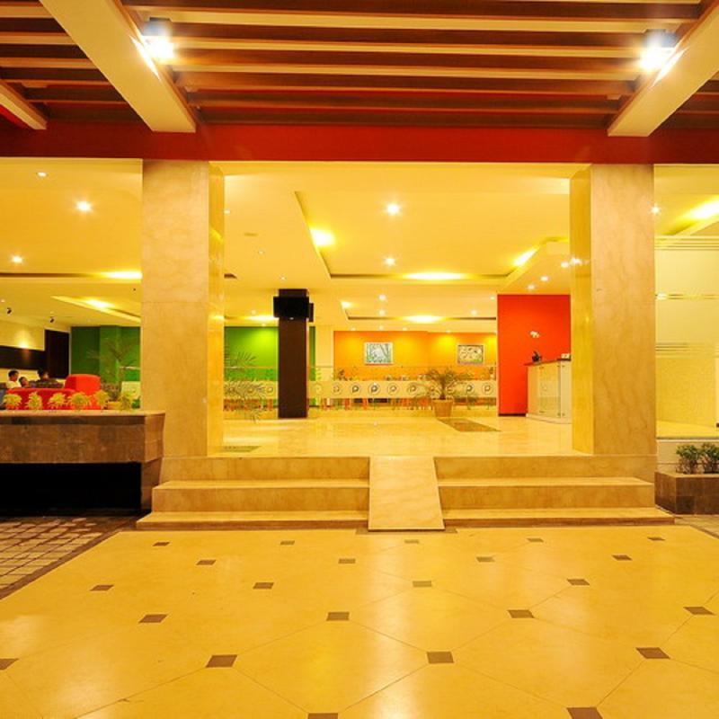 Pratama Hotel & Convention Mataram Exteriör bild
